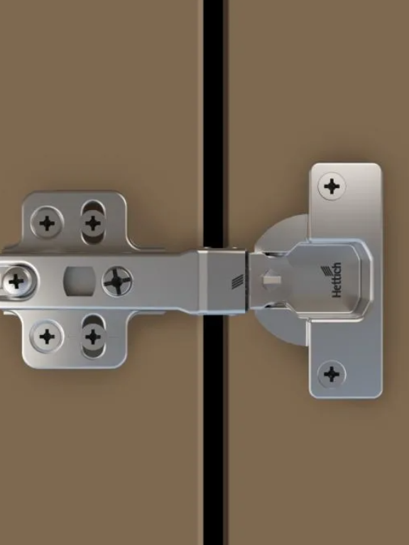 Hettich 3447i Slide On Hinge With 4 hole Mounting Plate